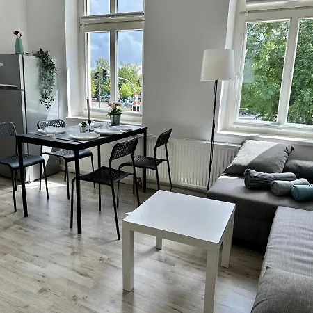 Fewo Kroepi 8 - Zentral, Schlicht & Einfach Fuer Preisbewusste Urlauber & Monteure I Molli-Blick Apartment *